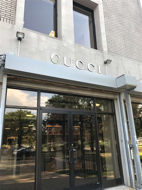 gucci outlet hartz way secaucus nj|gucci in secaucus.